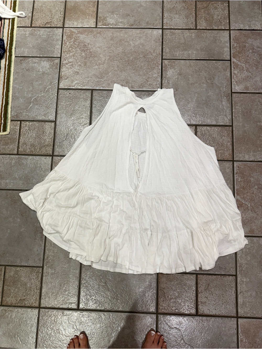 Large Free People Women’s White Flowy Tank shirt
